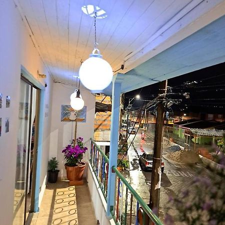 Artesanos Y Turistas Lägenhet Guatapé Exteriör bild